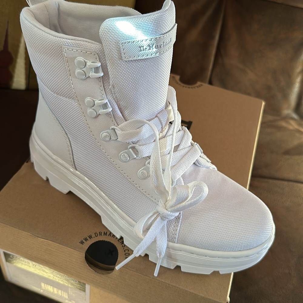 Dr.Martens White Combs Boots 38 7 NEW - Picture 2 of 3